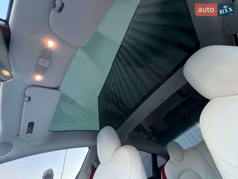 Седан Tesla Model 3 2019 в Києві