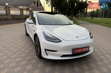 Седан Tesla Model 3 2023 в 
