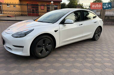 Седан Tesla Model 3 2023 в 