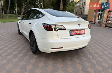 Седан Tesla Model 3 2023 в 