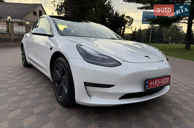 Седан Tesla Model 3 2023 в 