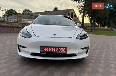 Седан Tesla Model 3 2023 в 