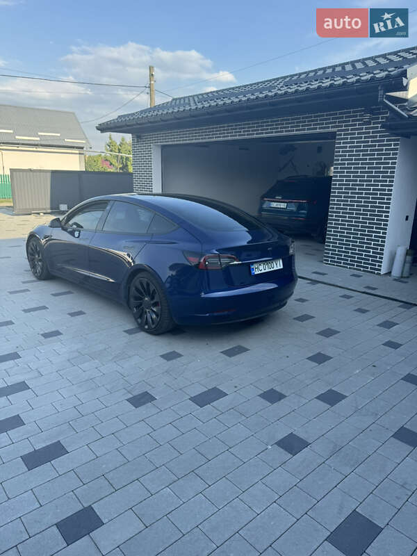 Седан Tesla Model 3 2021 в Львові