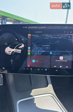 Седан Tesla Model 3 2022 в 