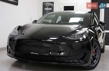 Седан Tesla Model 3 2022 в 