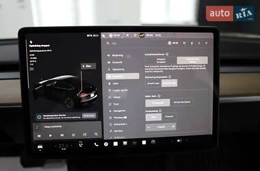 Седан Tesla Model 3 2022 в 