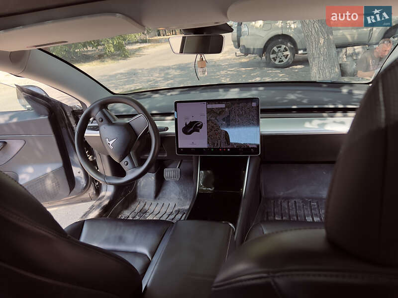 Седан Tesla Model 3 2020 в Николаеве