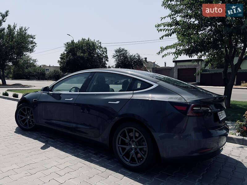 Седан Tesla Model 3 2020 в Николаеве