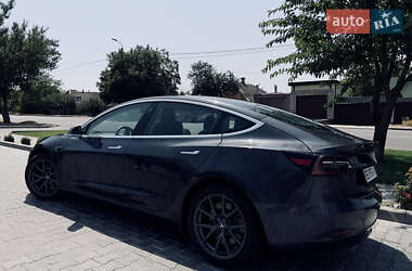 Седан Tesla Model 3 2020 в 