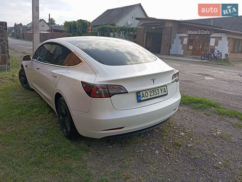 Седан Tesla Model 3 2020 в Хусті фото 10 Седан Tesla Model 3 2020 в Хусті