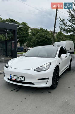 Седан Tesla Model 3 2020 в Ивано-Франковске