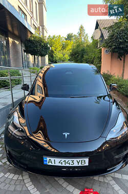 Седан Tesla Model 3 2021 в 
