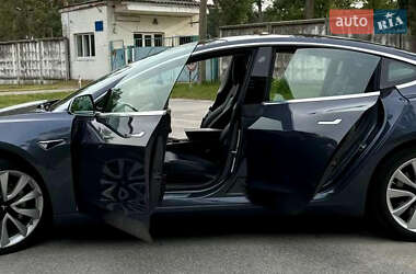 Седан Tesla Model 3 2019 в 