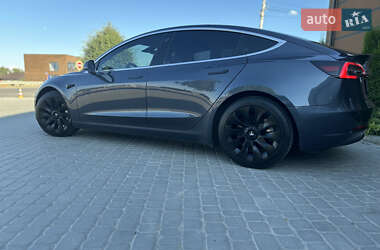 Седан Tesla Model 3 2017 в 
