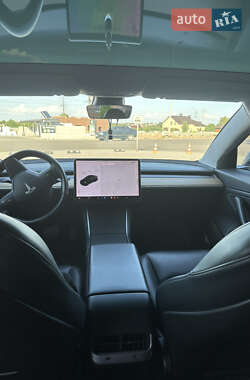 Седан Tesla Model 3 2017 в 