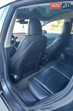 Седан Tesla Model 3 2017 в 