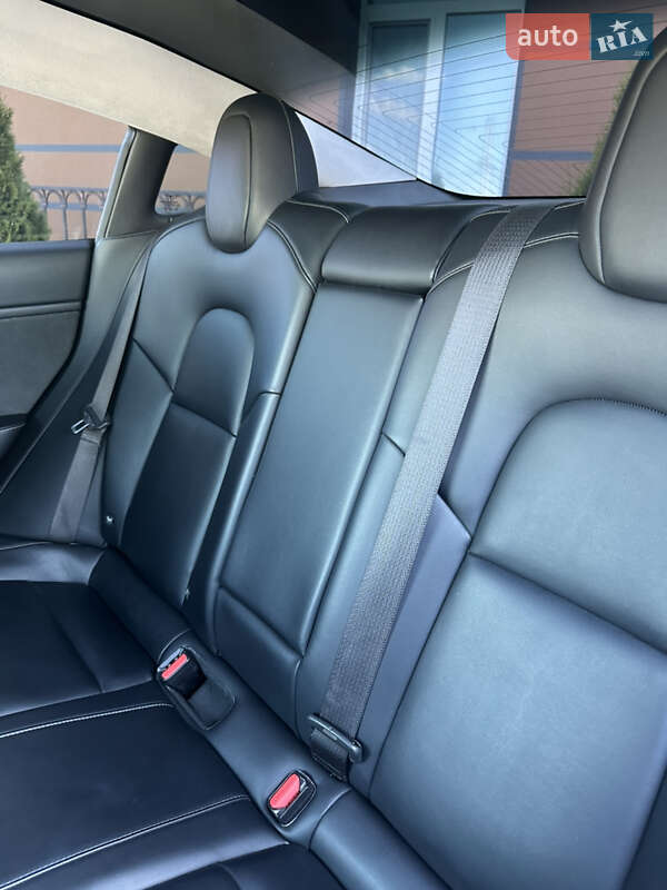 Седан Tesla Model 3 2017 в Вінниці