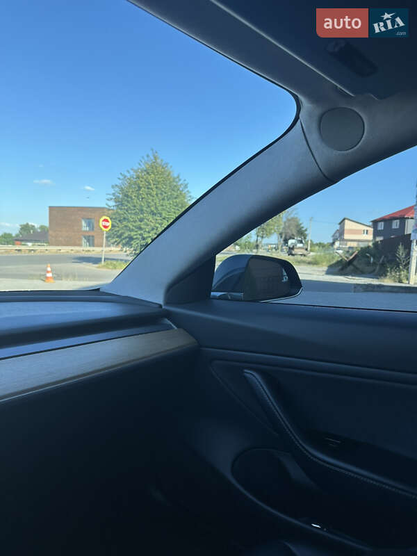 Седан Tesla Model 3 2017 в Вінниці