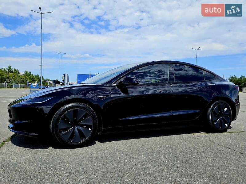 Седан Tesla Model 3 2024 в Днепре