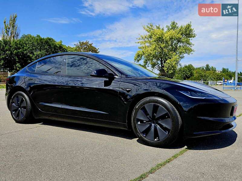 Седан Tesla Model 3 2024 в Днепре