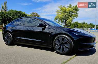 Седан Tesla Model 3 2024 в 