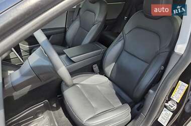 Седан Tesla Model 3 2024 в 