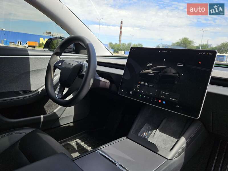 Седан Tesla Model 3 2024 в Днепре