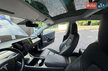 Седан Tesla Model 3 2019 в 