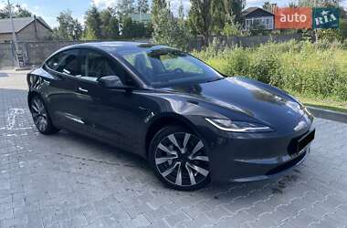 Седан Tesla Model 3 2024 в 