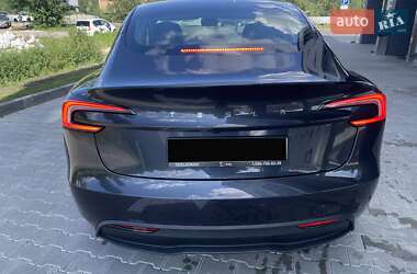 Седан Tesla Model 3 2024 в 