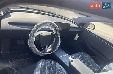 Седан Tesla Model 3 2024 в 