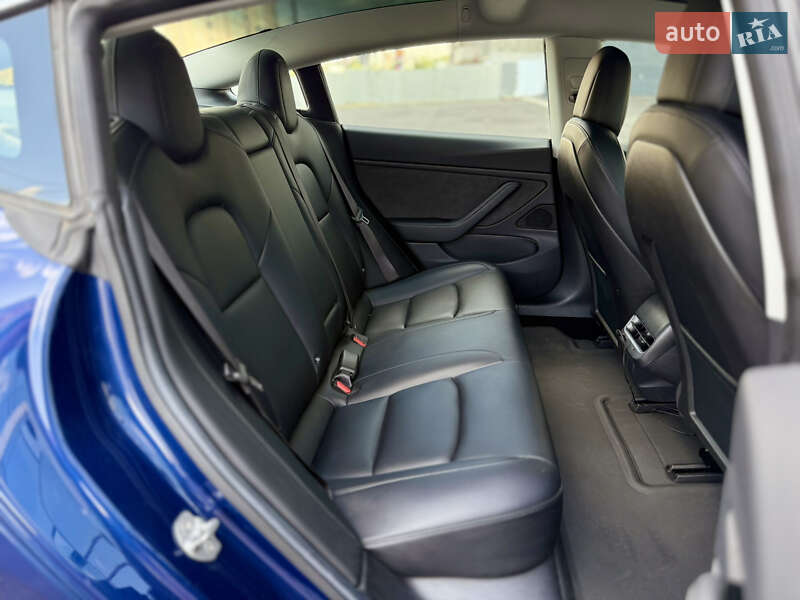 Седан Tesla Model 3 2018 в Харькове