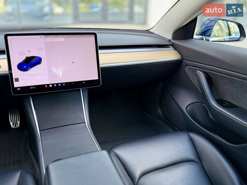 Седан Tesla Model 3 2018 в Харькове