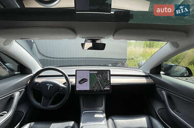 Седан Tesla Model 3 2020 в 