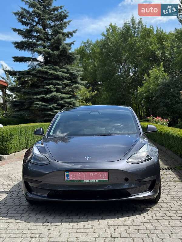 Tesla Model 3 2023
