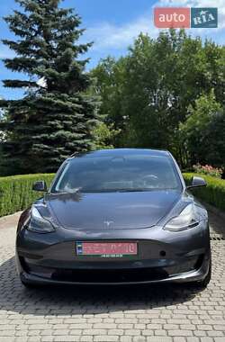 Седан Tesla Model 3 2023 в 