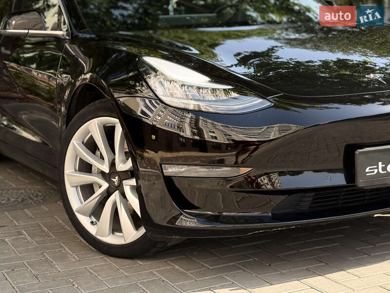 Седан Tesla Model 3 2019 в Николаеве