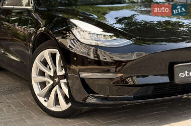 Седан Tesla Model 3 2019 в 