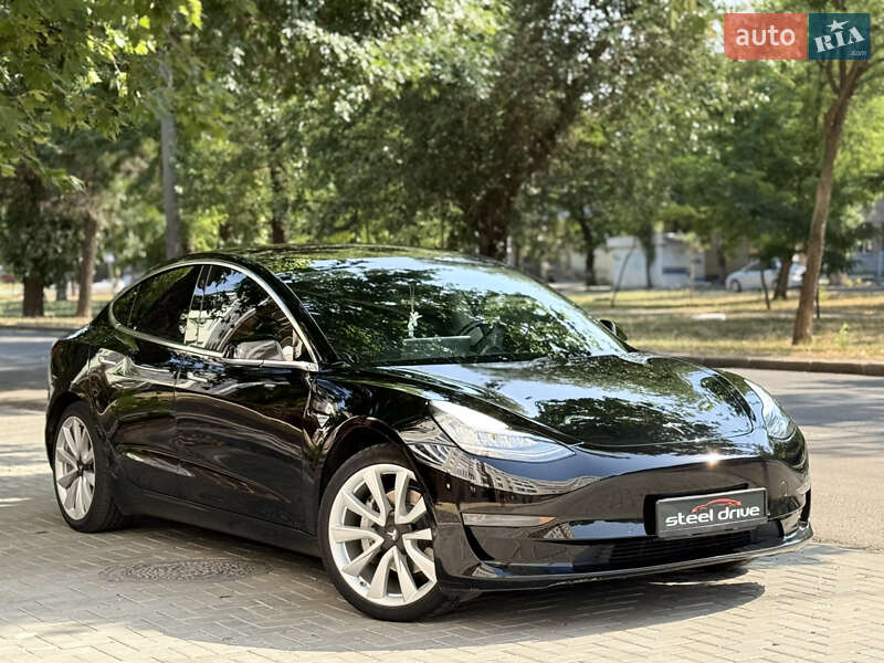 Седан Tesla Model 3 2019 в Николаеве