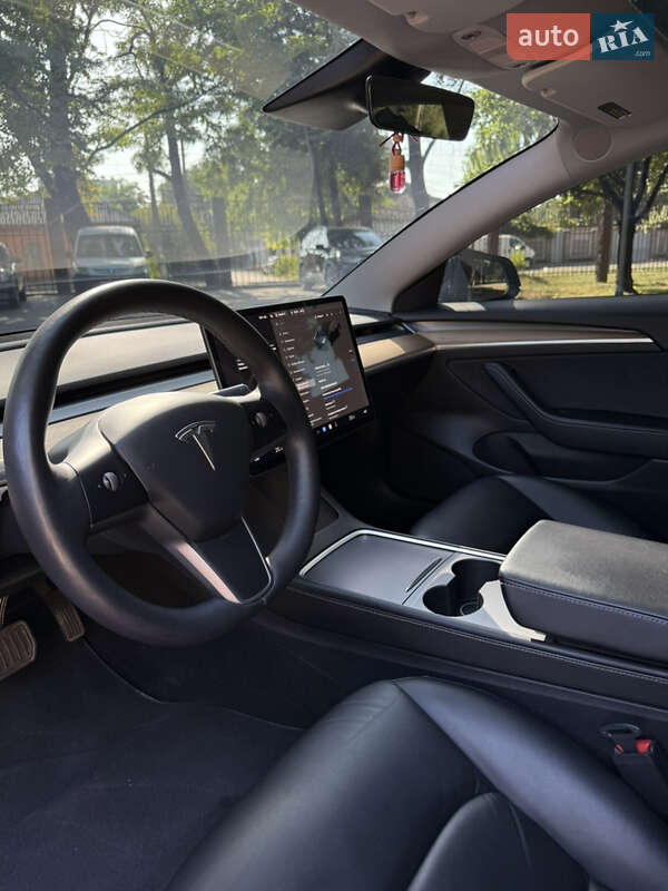 Седан Tesla Model 3 2021 в Каменском