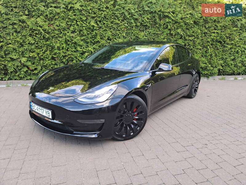 Седан Tesla Model 3 2021 в Львові