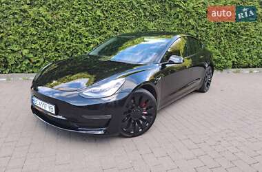 Седан Tesla Model 3 2021 в 