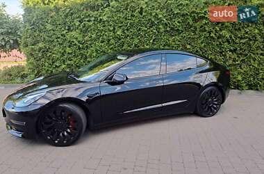 Седан Tesla Model 3 2021 в 