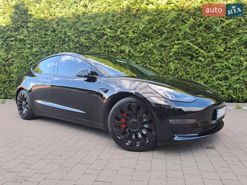 Седан Tesla Model 3 2021 в Львові