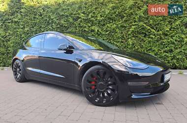 Седан Tesla Model 3 2021 в 