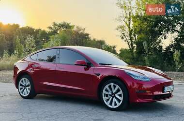 Седан Tesla Model 3 2020 в 