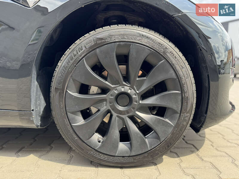 Седан Tesla Model 3 2019 в Луцке