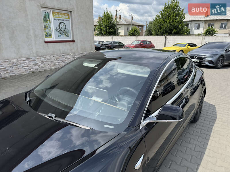 Седан Tesla Model 3 2019 в Луцке