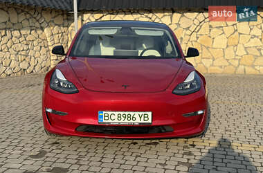 Седан Tesla Model 3 2021 в 
