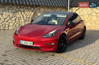 Седан Tesla Model 3 2021 в 